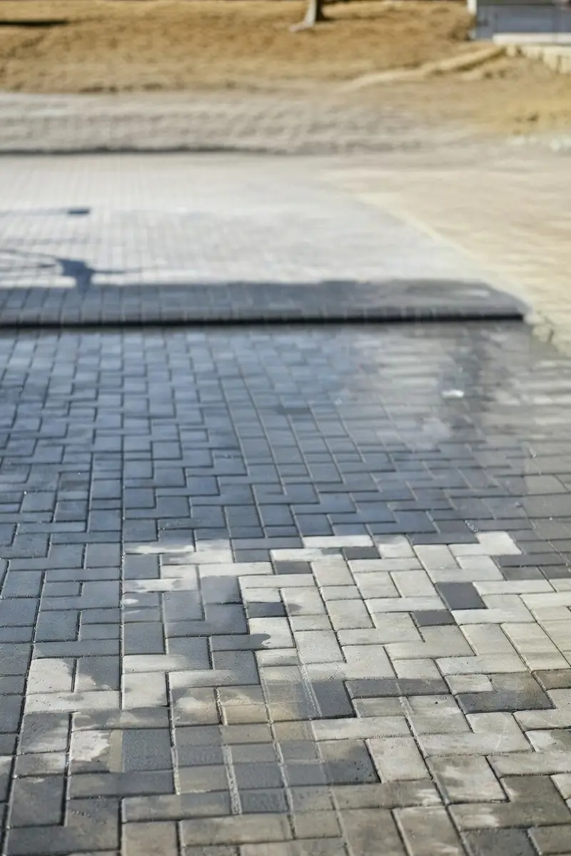 Paver Cleaning & Sealing