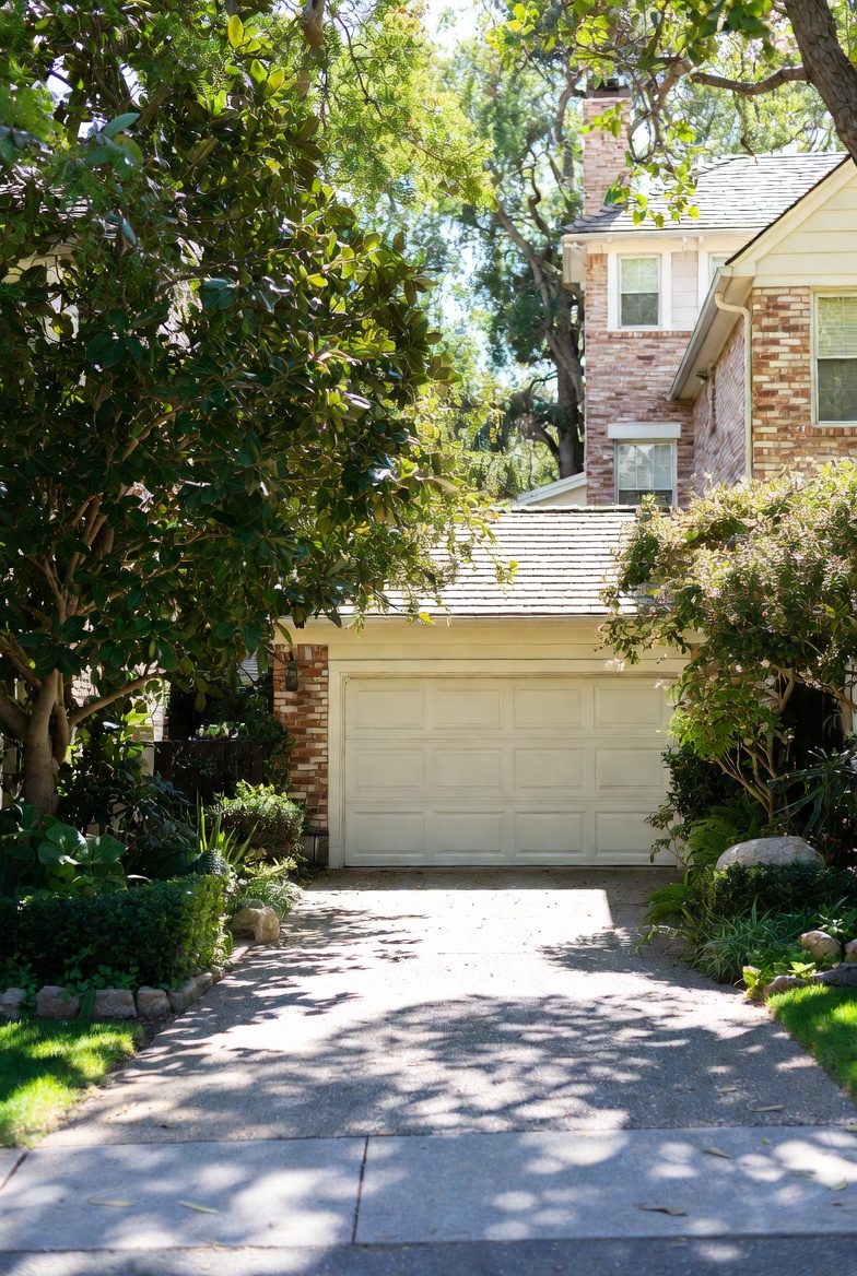 Driveway cleaning service